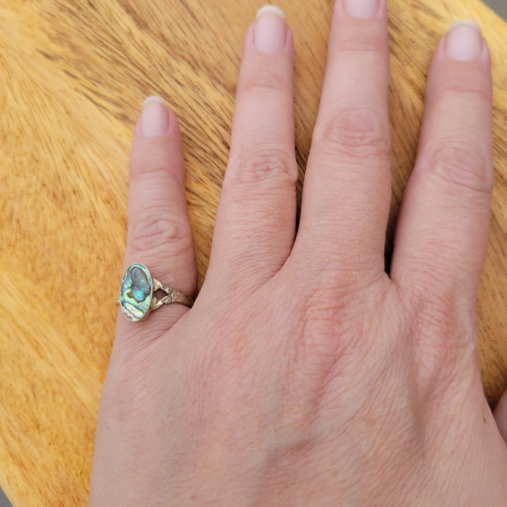 Vintage Mother-of-pearl Sterling Ring size 5